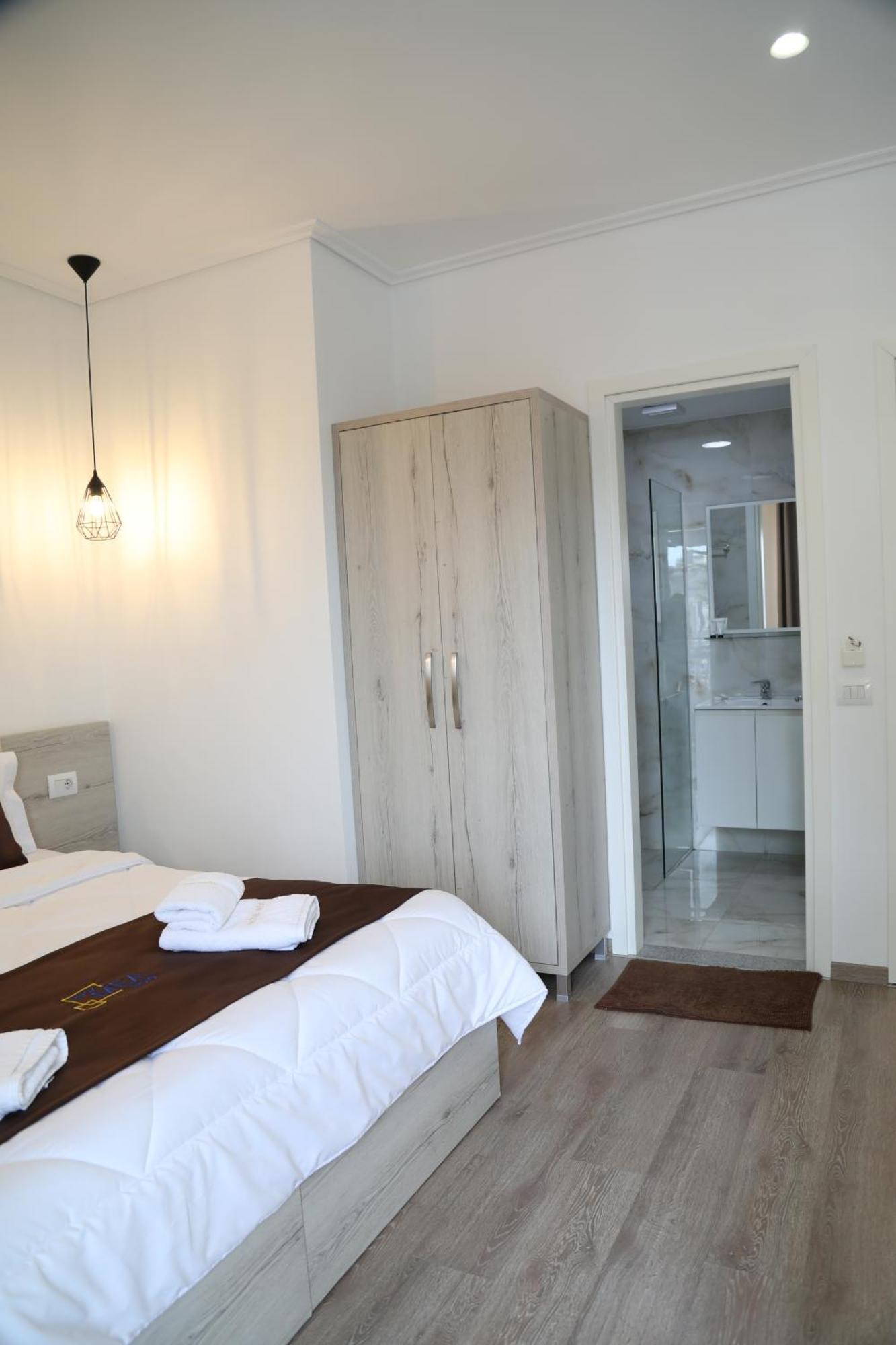 Relax Mea Hotel Sarande Bagian luar foto