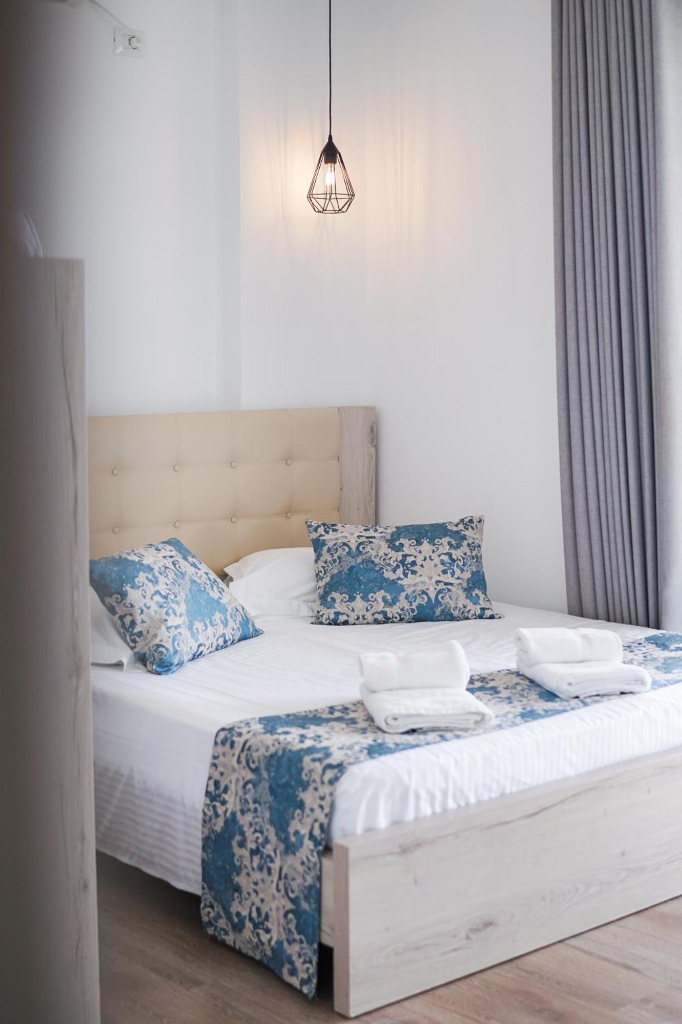 Relax Mea Hotel Sarande Bagian luar foto
