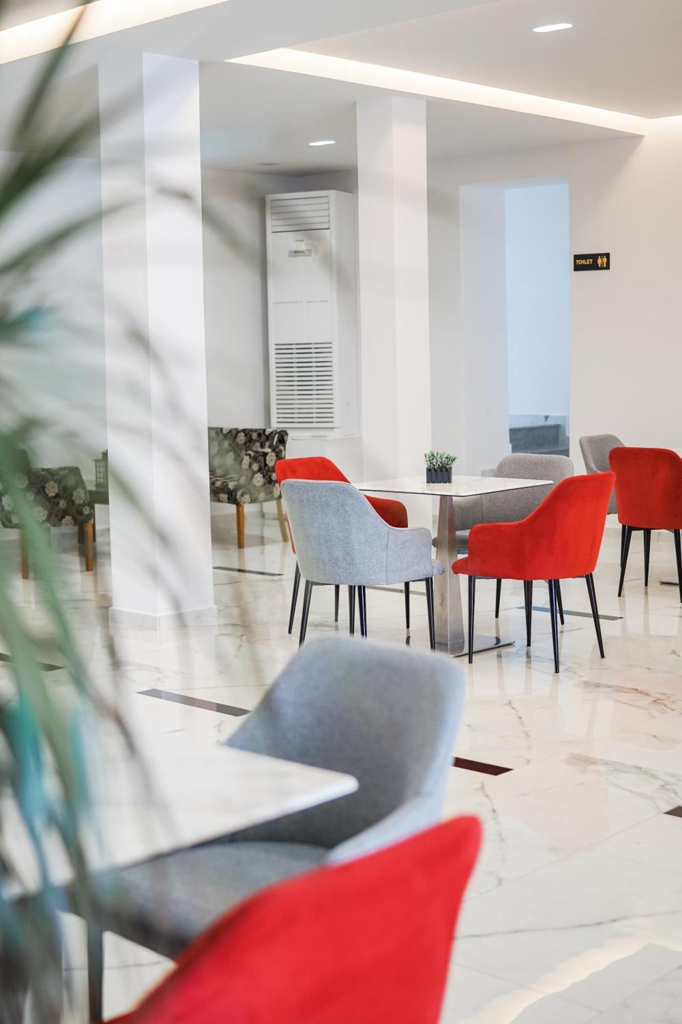 Relax Mea Hotel Sarande Bagian luar foto