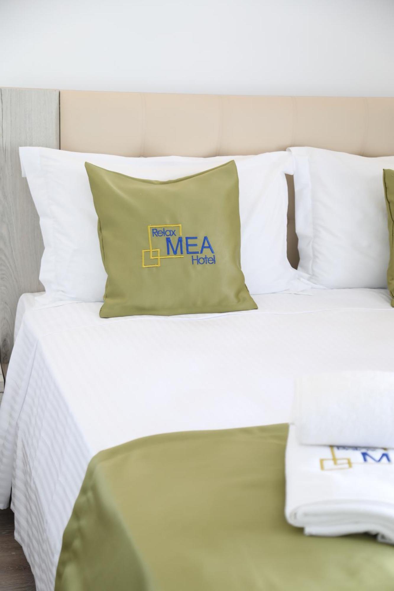 Relax Mea Hotel Sarande Bagian luar foto