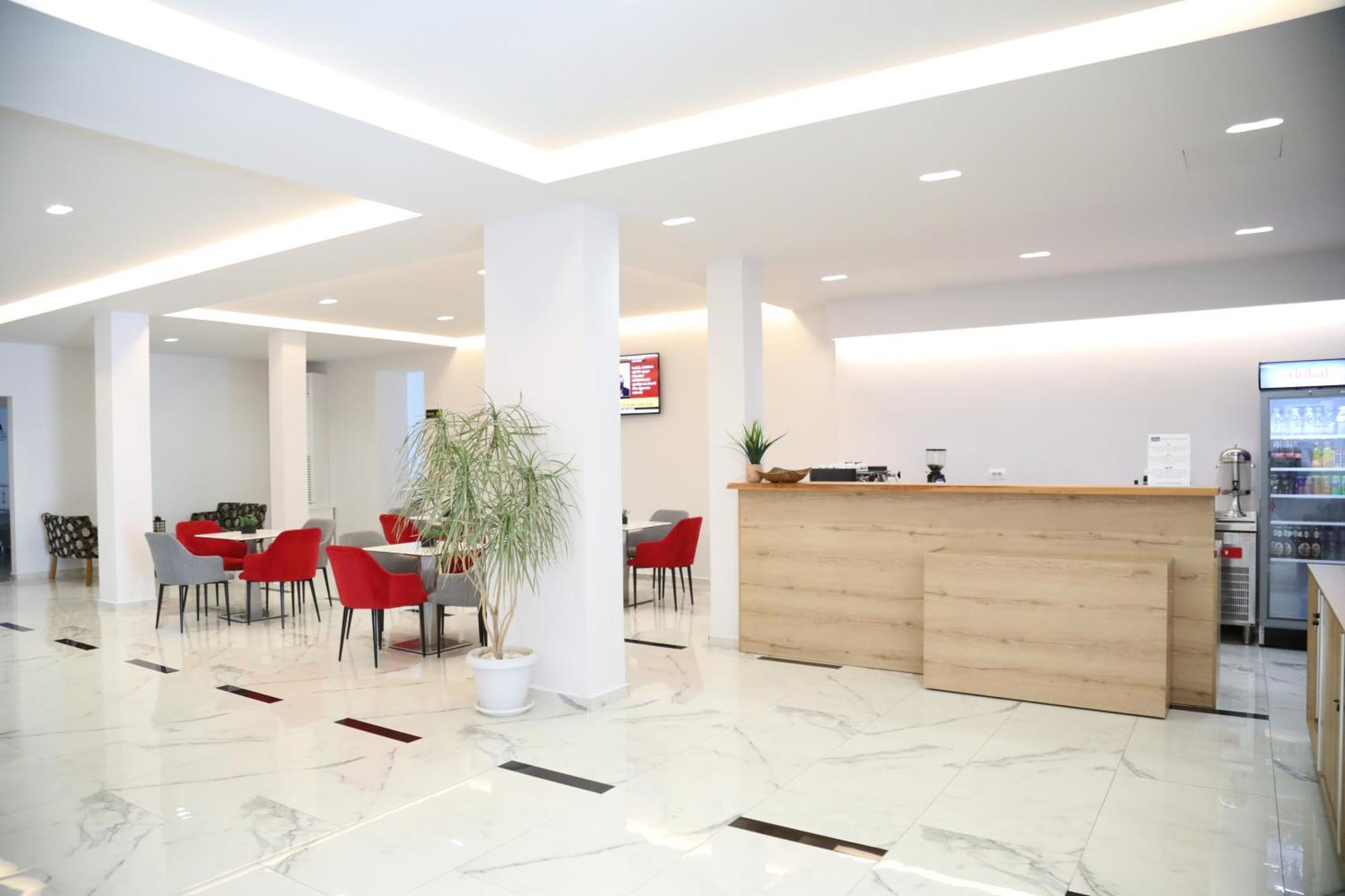 Relax Mea Hotel Sarande Bagian luar foto