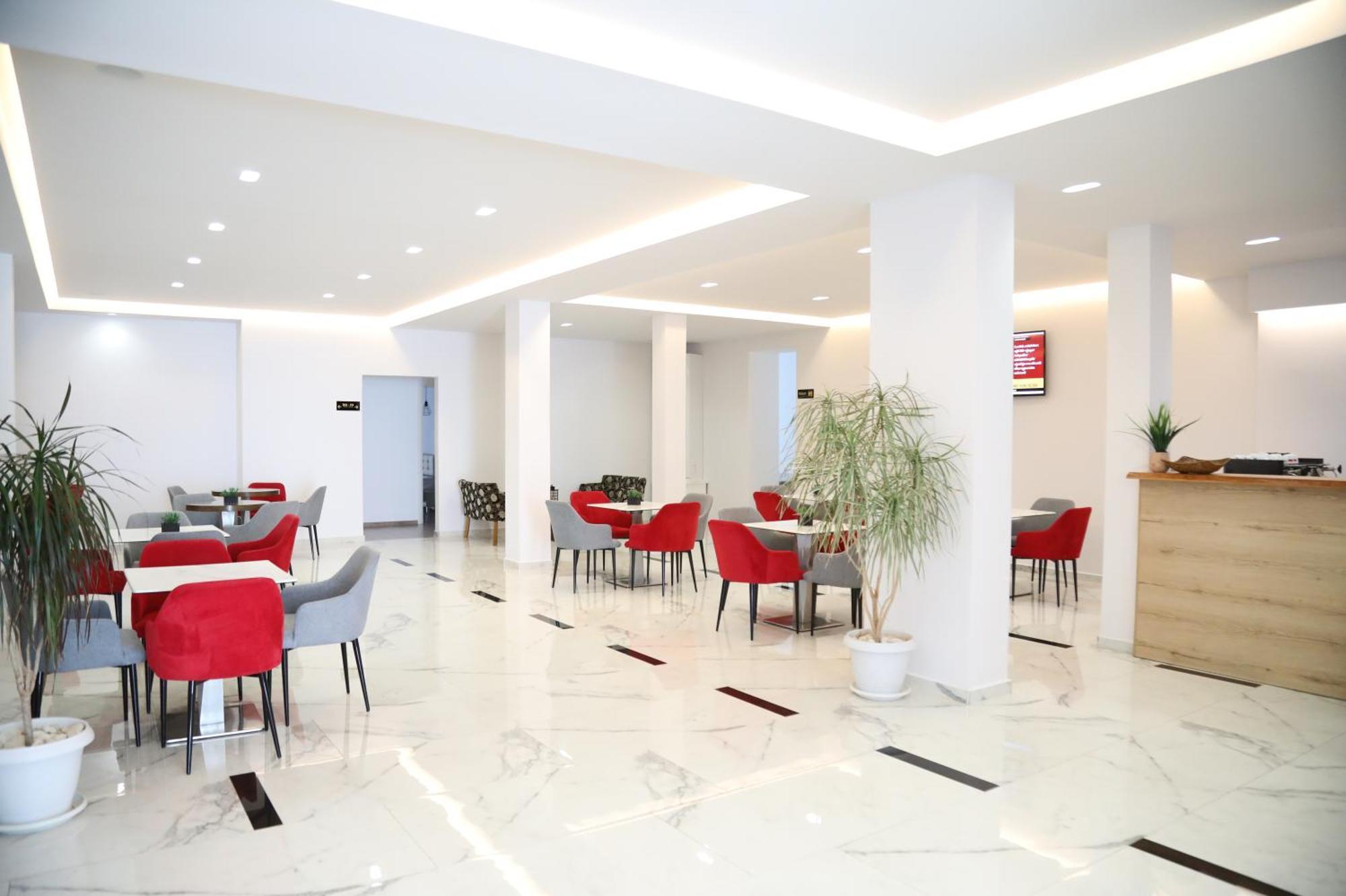 Relax Mea Hotel Sarande Bagian luar foto