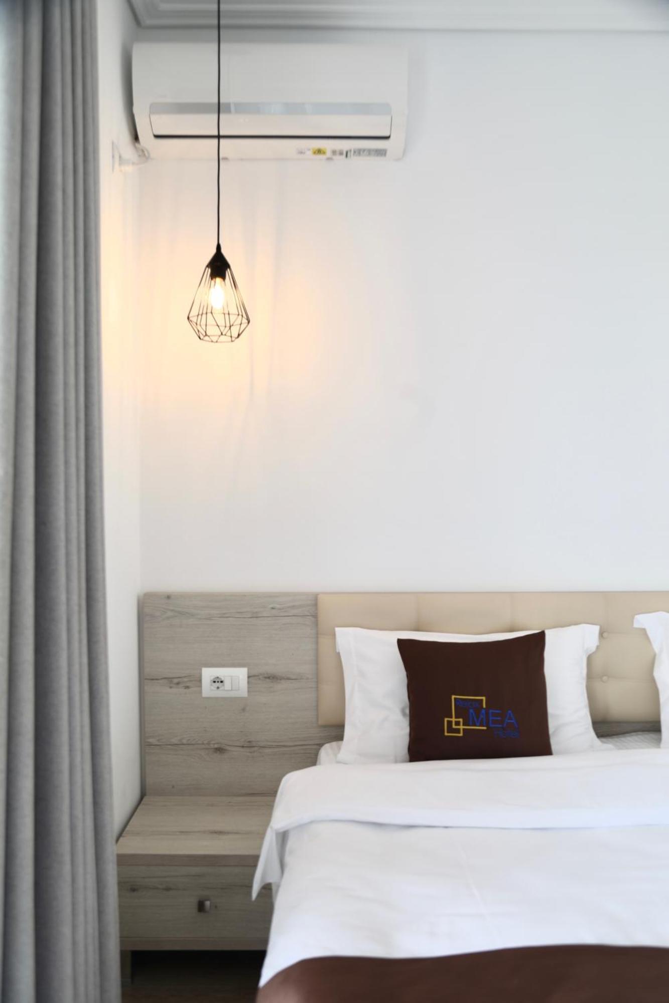 Relax Mea Hotel Sarande Bagian luar foto