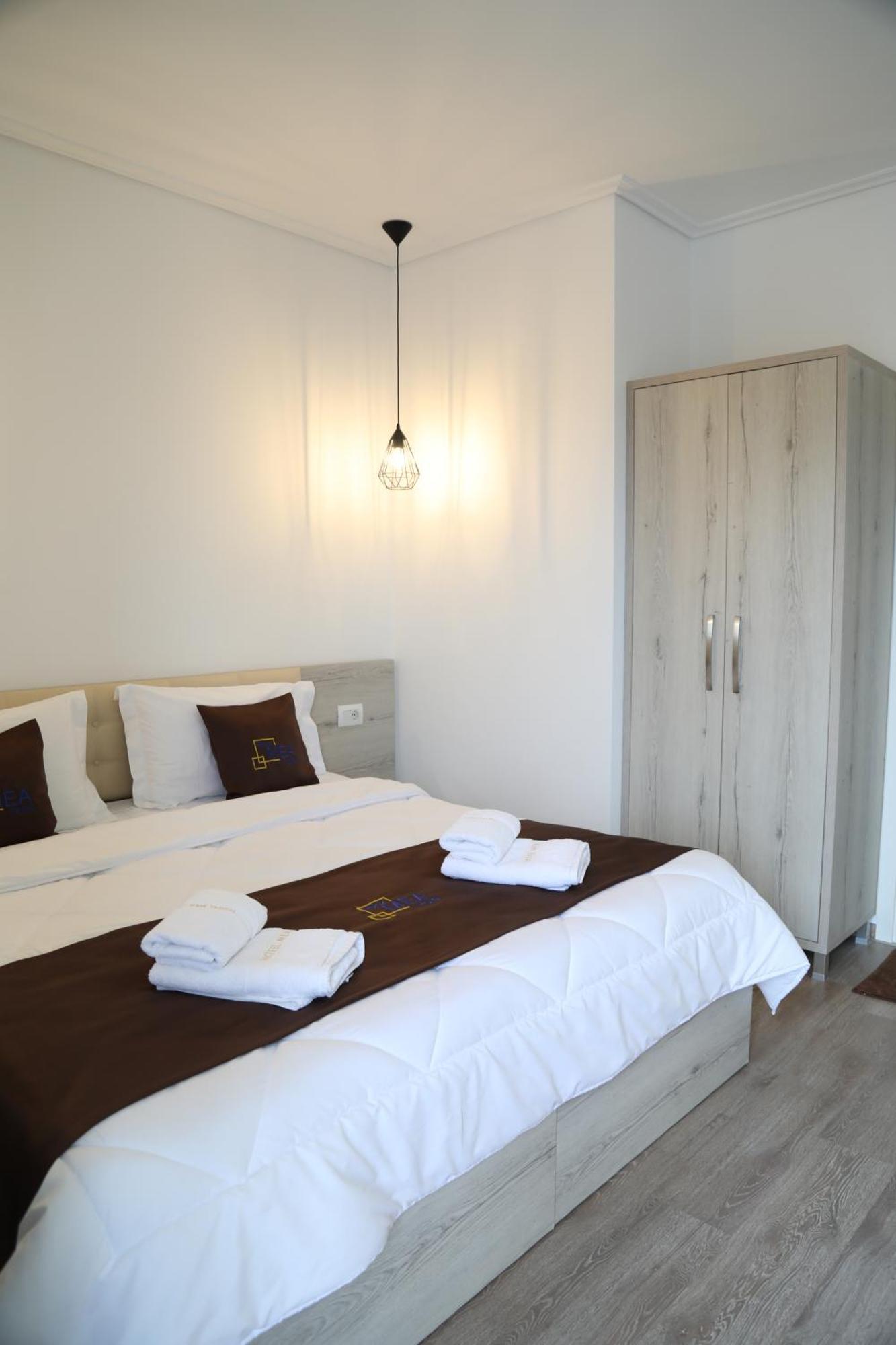 Relax Mea Hotel Sarande Bagian luar foto